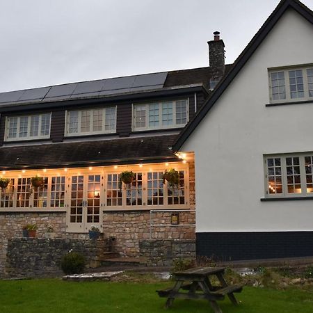 Three Horseshoes Country Inn Barry Exterior foto
