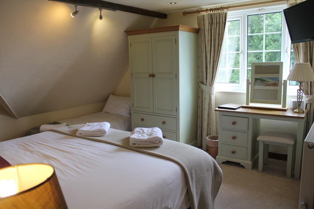 Three Horseshoes Country Inn Barry Habitación foto